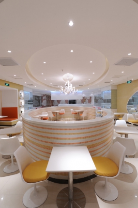 甜品店空間設計圖片