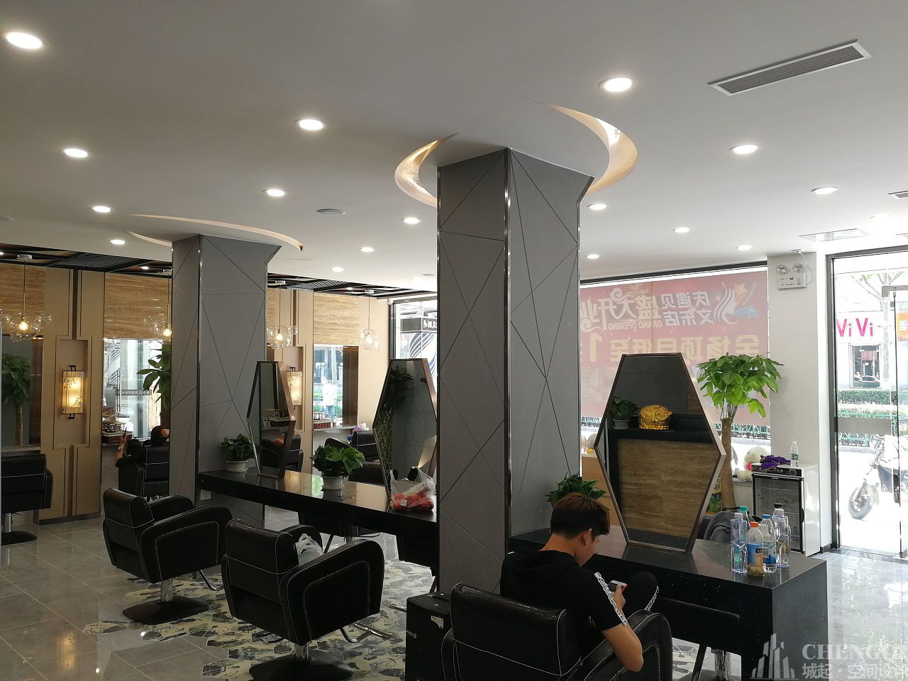 美發(fā)店空間設(shè)計布局圖,美發(fā)店空間設(shè)計實景圖