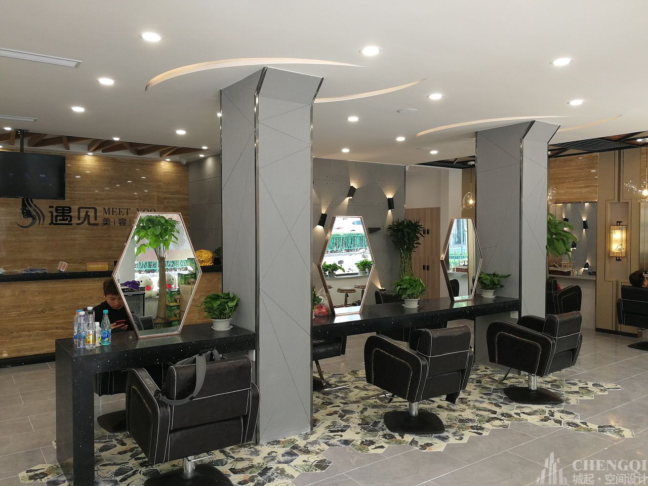 理發(fā)店裝修效果圖,美發(fā)店空間設(shè)計布局圖