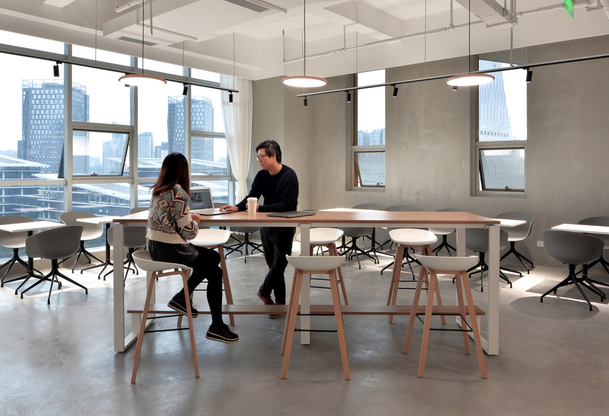 工業(yè)風辦公室洽談區(qū)裝修設計效果圖,工業(yè)風辦公室洽談區(qū)設計效果圖