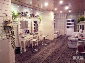 商場(chǎng)美甲店室內(nèi)背景墻設(shè)計(jì)裝修效果圖