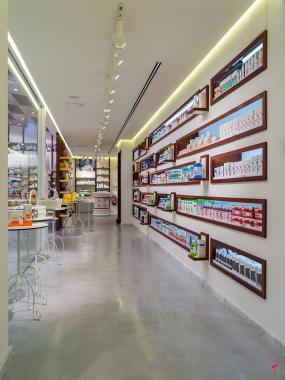 化妝品店室內(nèi)吊頂設(shè)計圖