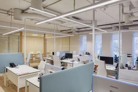 服裝公司辦公室最新室內(nèi)裝修實景圖