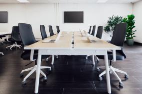 服裝公司辦公室最新室內(nèi)裝修設(shè)計效果圖片