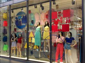 服裝店櫥窗裝修設(shè)計效果圖大全