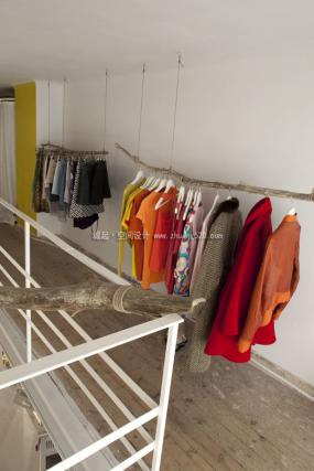 最新大型服裝店設(shè)計(jì)裝飾效果圖片