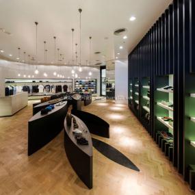 男裝店內(nèi)裝修實(shí)景圖圖片大全