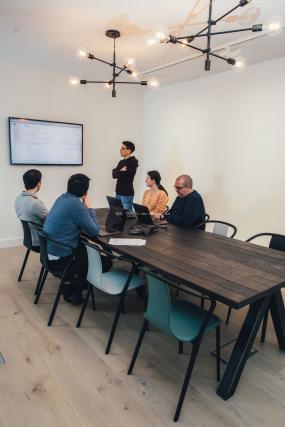 辦公室三層復(fù)合實(shí)木地板裝飾效果圖