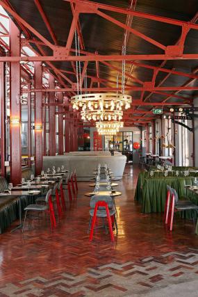酒店餐廳裝修實物圖片