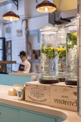 水果奶茶店裝潢設(shè)計(jì)效果圖片