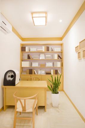 國外美發(fā)店裝修裝潢效果圖