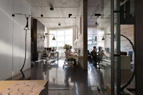 房產(chǎn)公司辦公室設(shè)計裝飾效果圖片