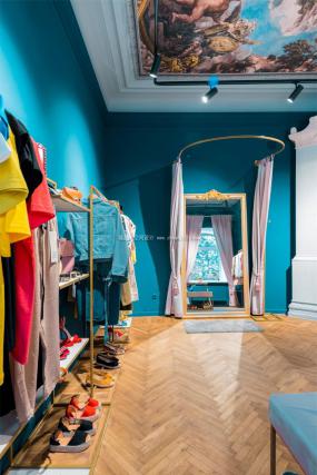 簡約風(fēng)格服裝店裝修圖片