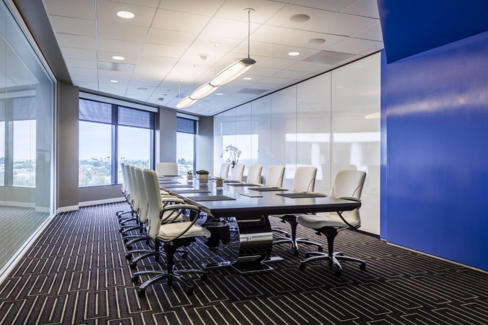 辦公室前臺(tái)設(shè)計(jì)